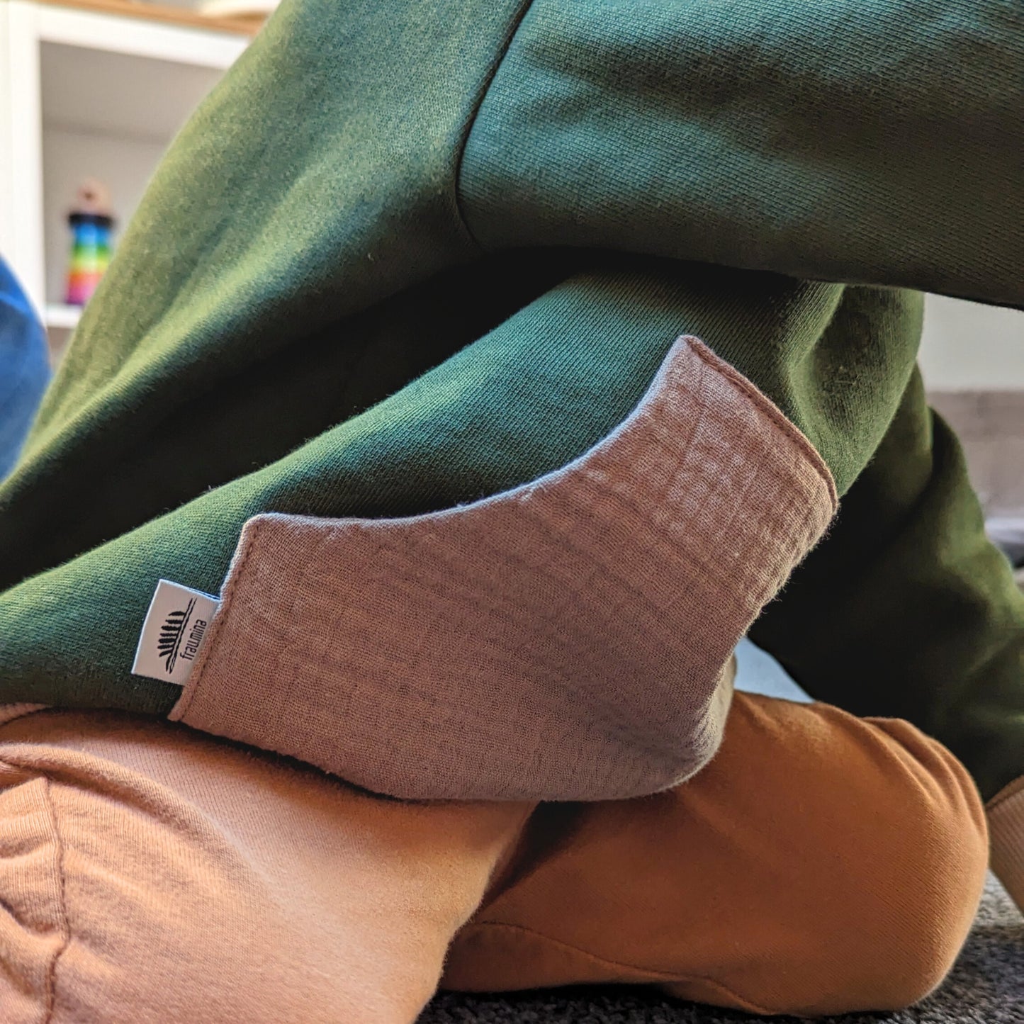 Grüner Colorblock Pullover aus Bio Baumwolle