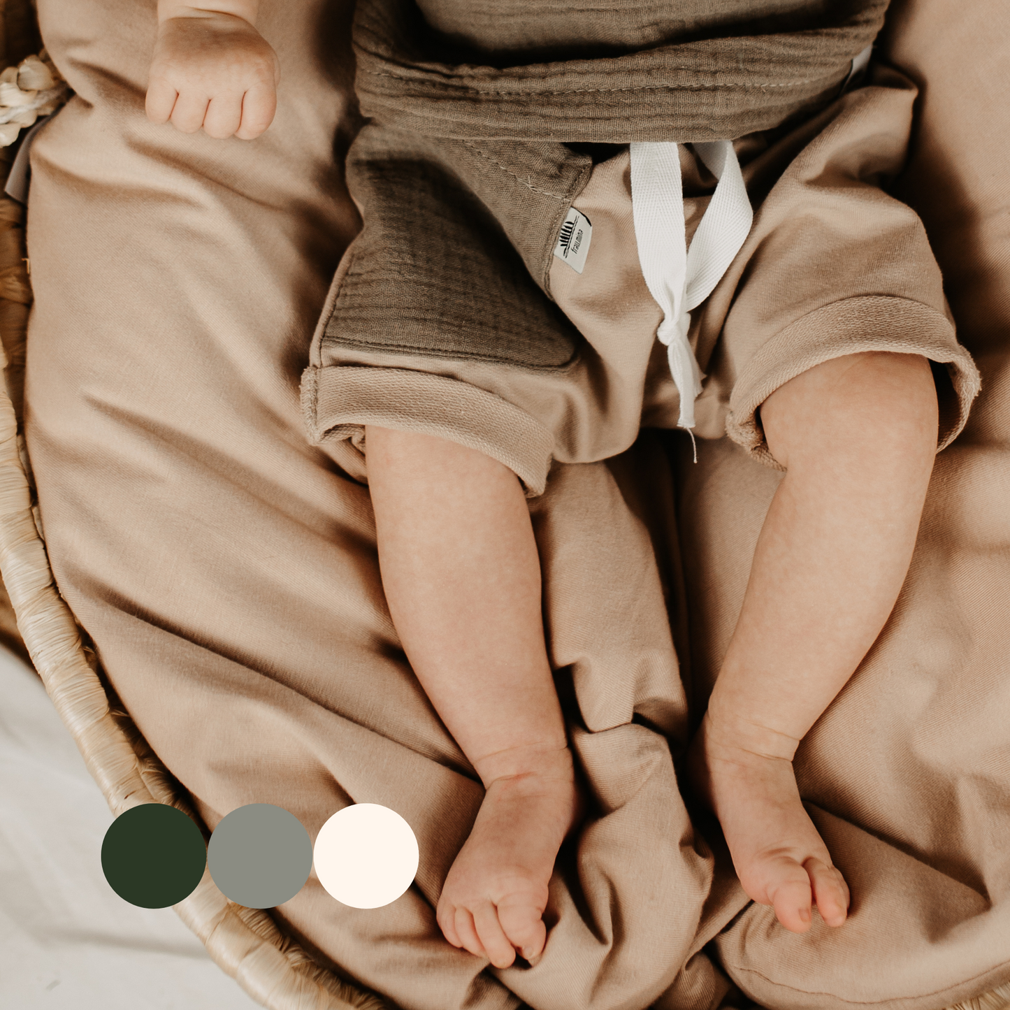 Geschlechtsneutrale Babykleidung: Sommerhose von Frau.Mina