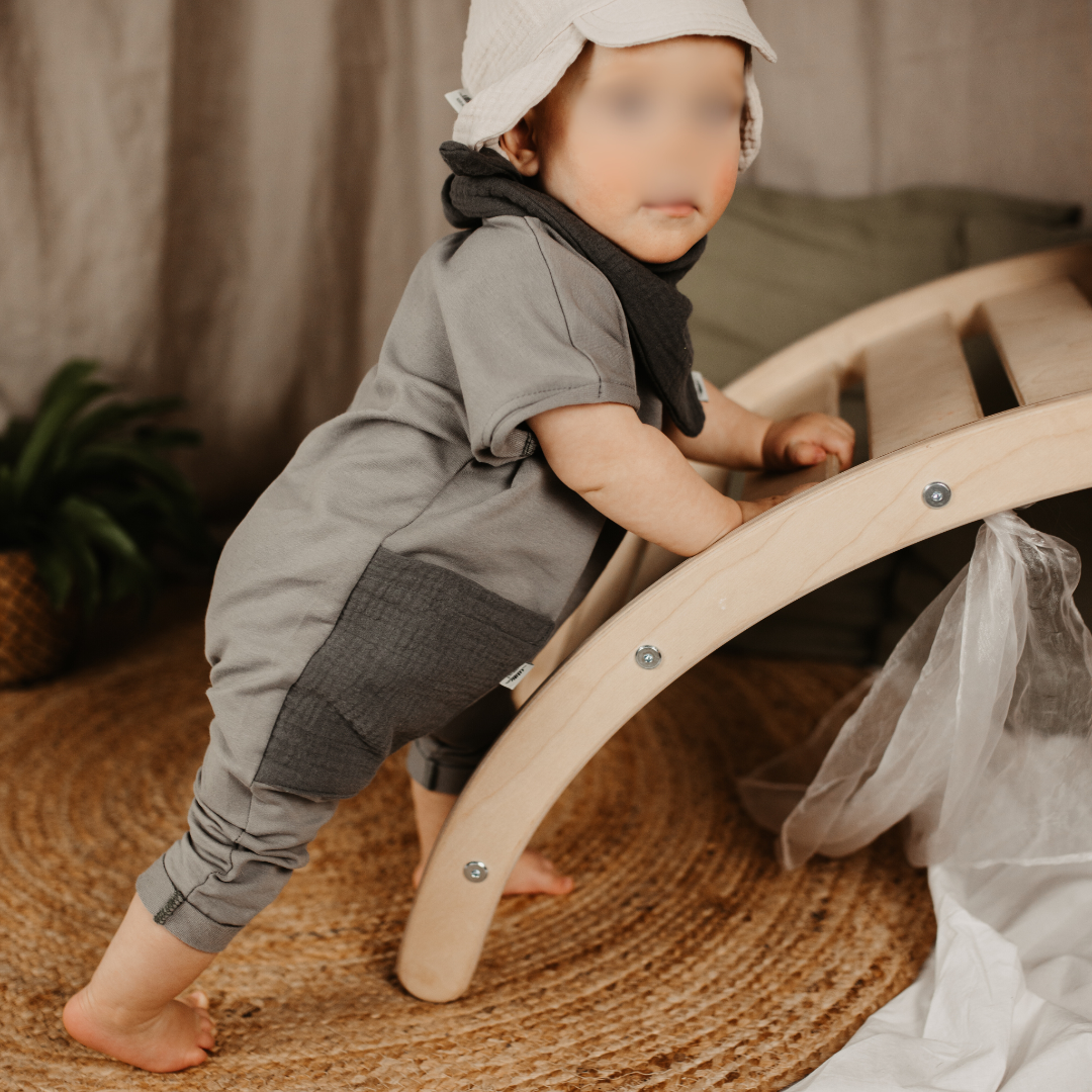 Geschlechtsneutrale Babykleidung: Einteiler von Frau.Mina