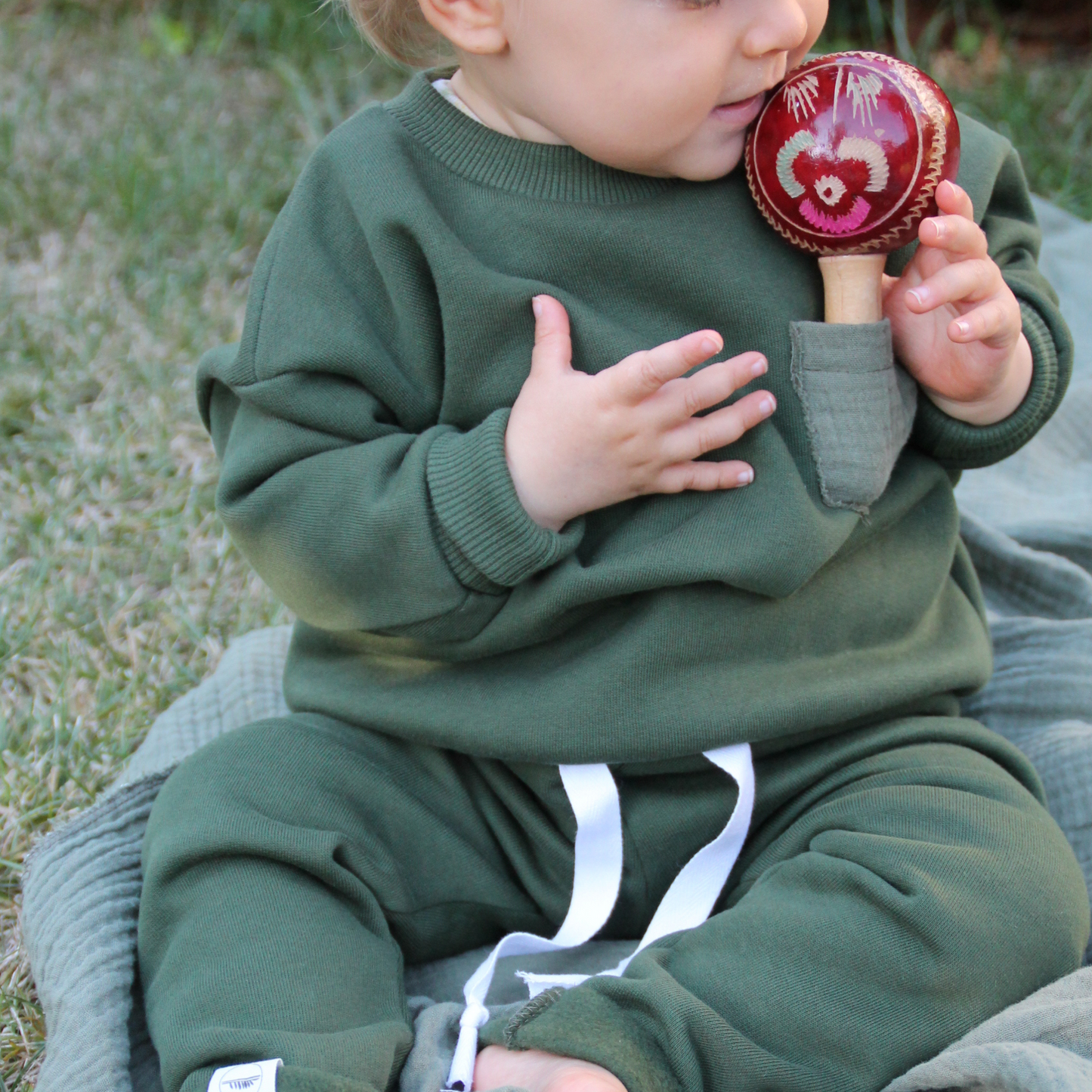 Geschlechtsneutrale Babykleidung: Pullover von Frau.Mina