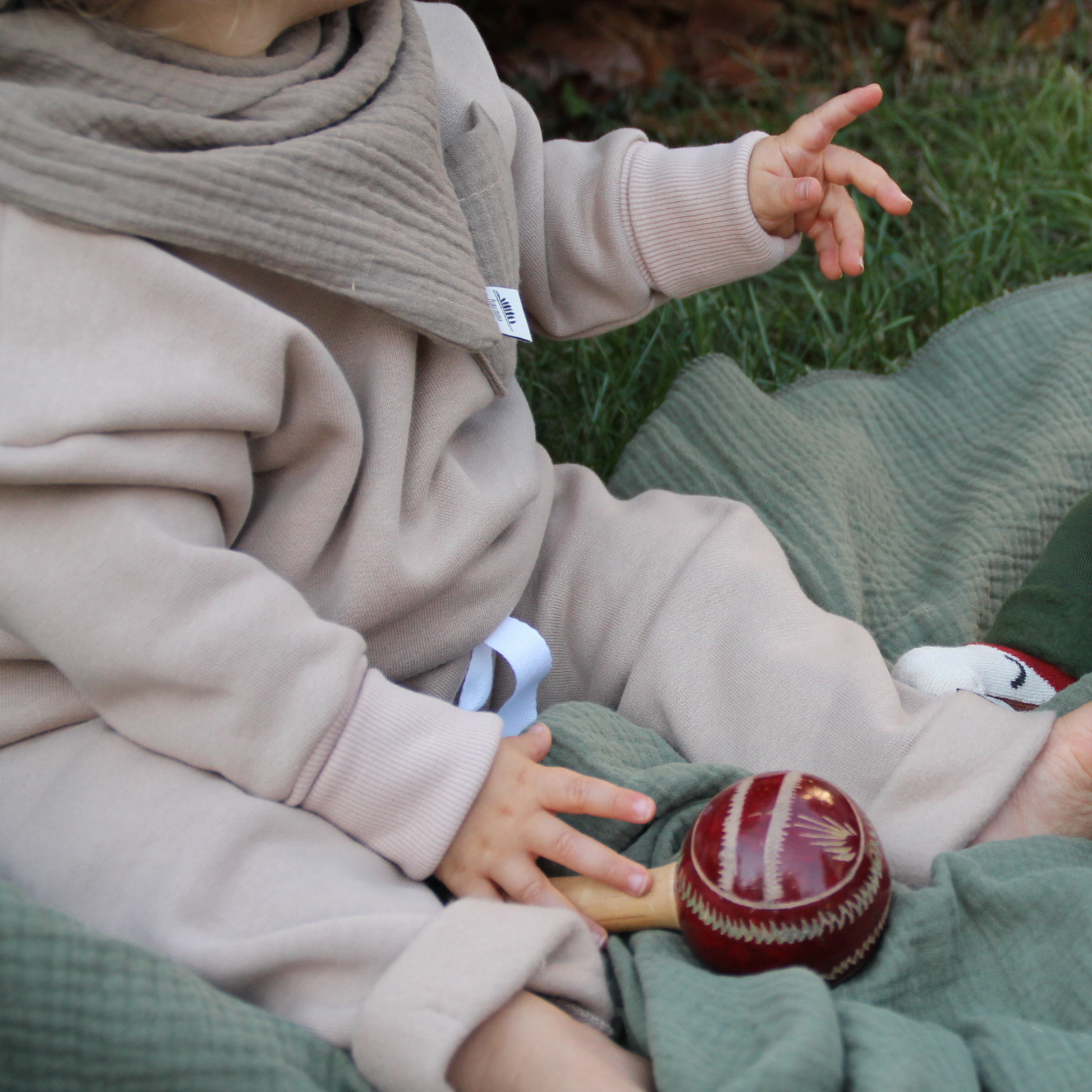 Geschlechtsneutrale Babykleidung: Pullover von Frau.Mina
